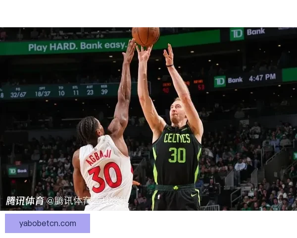 豪瑟里程碑成绿军队史第十位投中700三分球球员