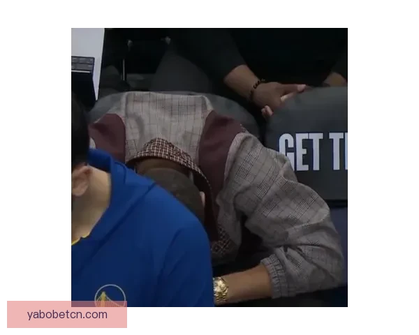 科尔透露库里尚未恢复对抗训练 球迷对穆迪伤情深感惋惜